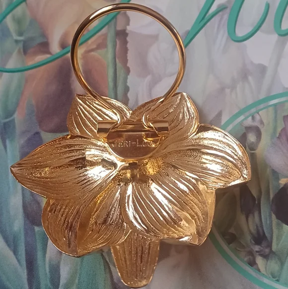 Vintage Jeri Lou Gold-Tone Lily Scarf Clip 💫 - Picture 4 of 6